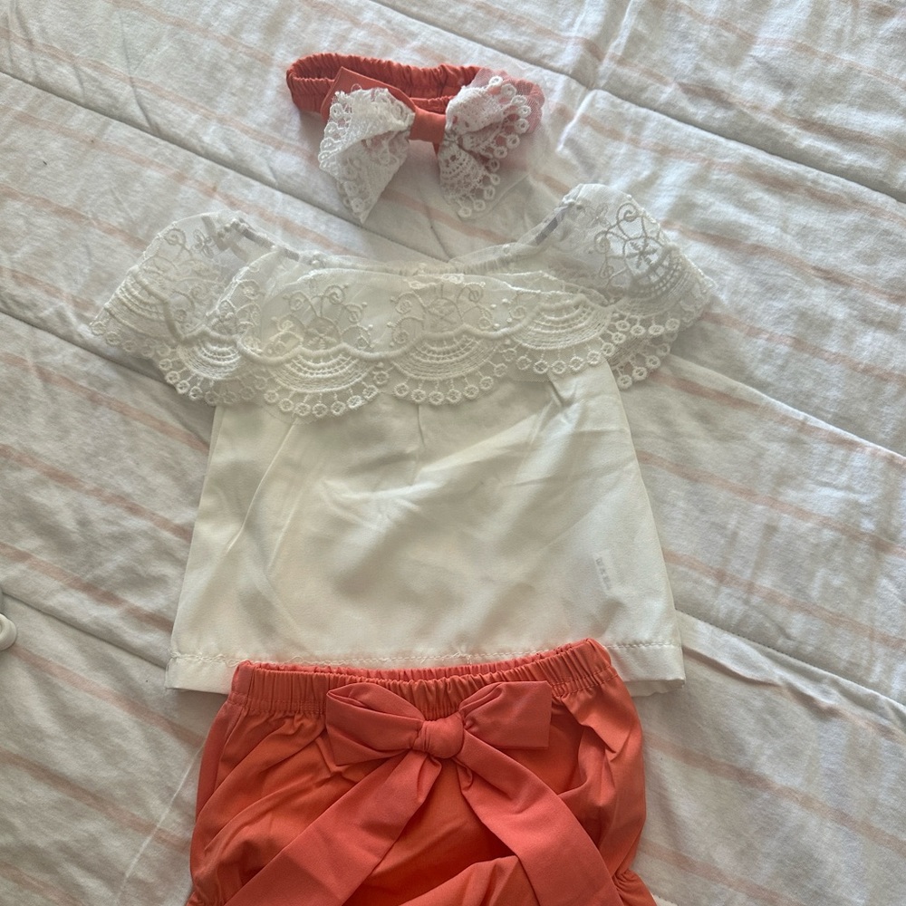Worn once 3 piece set 12 months - Picture 2 of 4